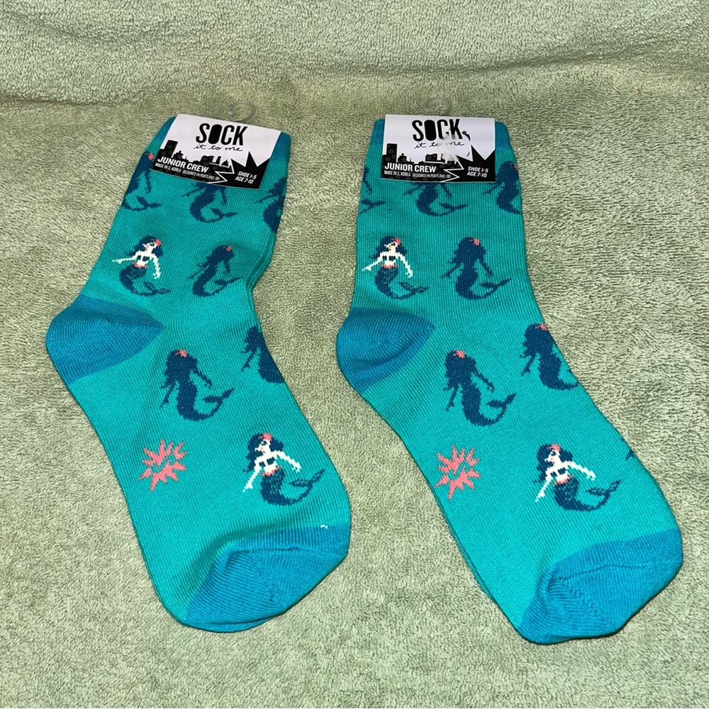 SOCK IT TO ME Girls Mermaid Print Junior Crew Socks (2 pair). NEW. Shoe Sz 1-5.